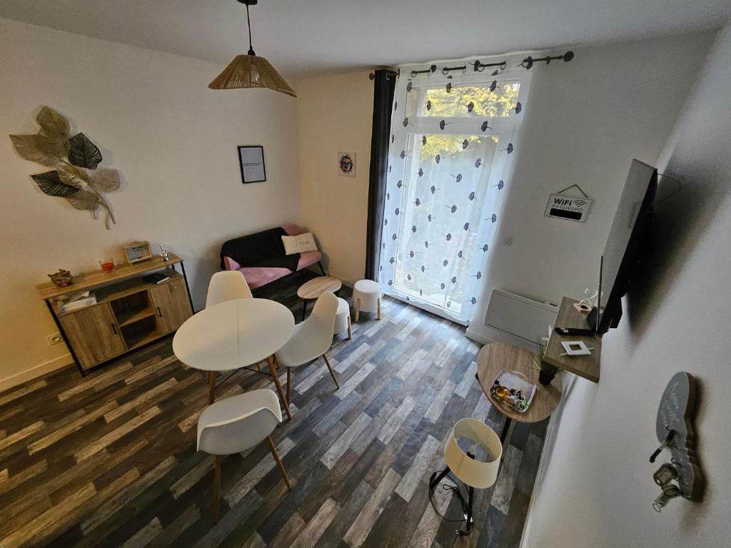 TV a/nebo společenská místnost v ubytování T2 cosy