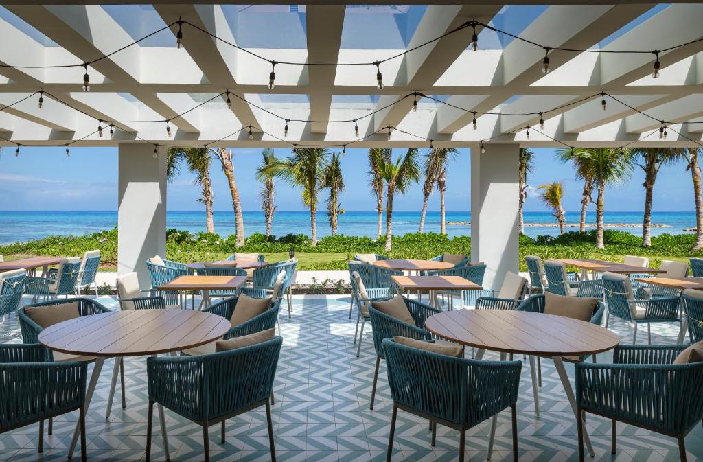 Ocean Eden Bay - Adults Only - All Inclusive photo
