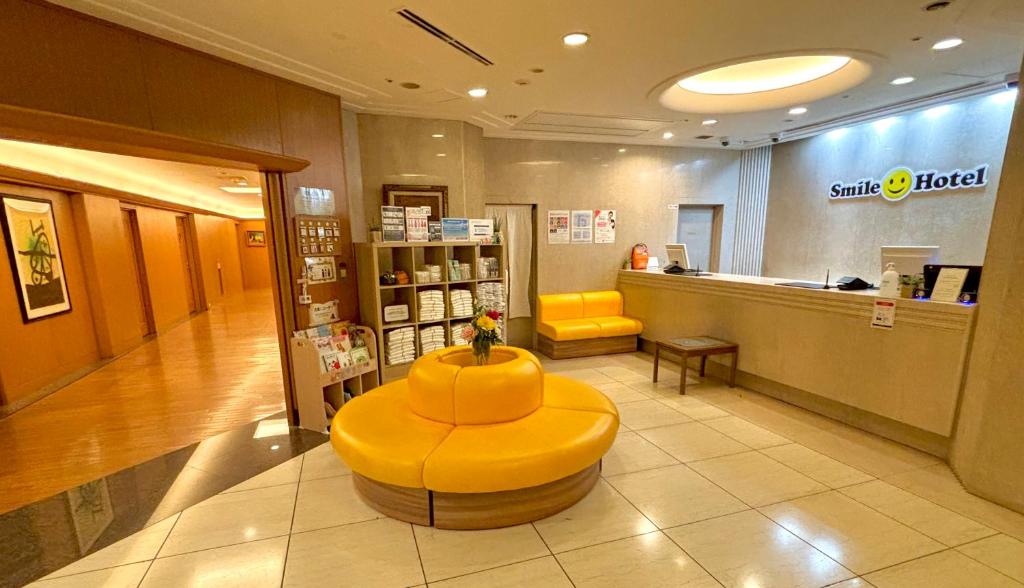 Posezení v ubytování Smile Hotel Tokyo Nishikasai