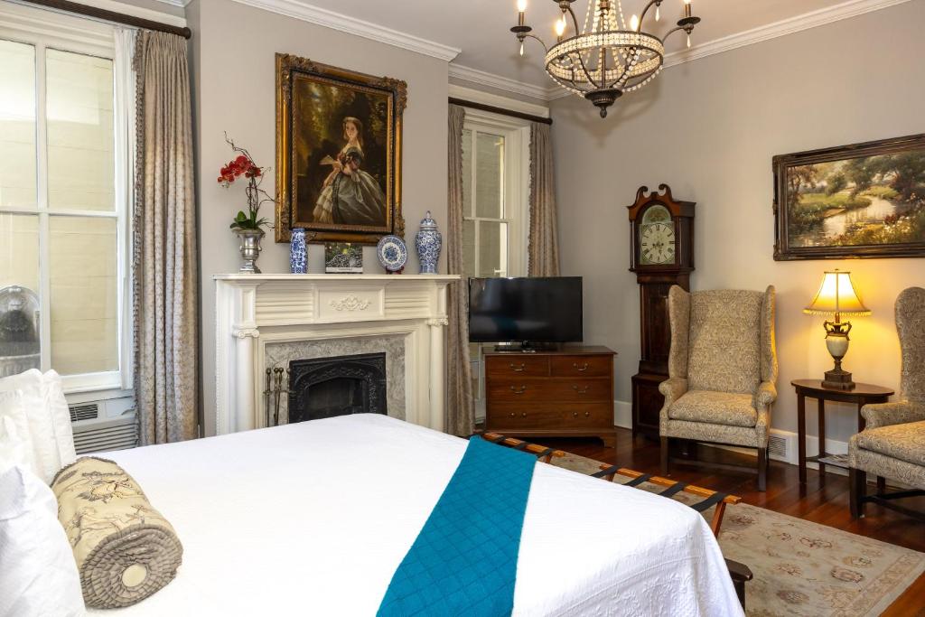 Eliza Thompson House, Historic Inns of Savannah Collection photo