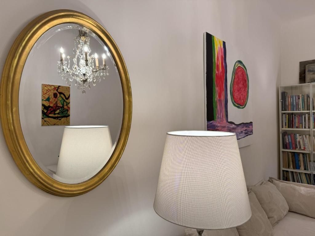 Knihovna v apartmánu