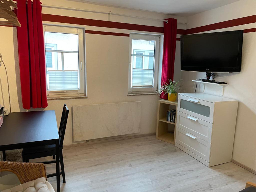 Kuchyň nebo kuchyňský kout v ubytování Exklusives Zimmer mit geteiltem Bad und Küche OM