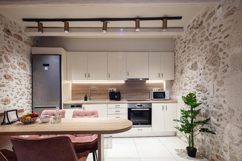 Philikon Luxury Suites - 19