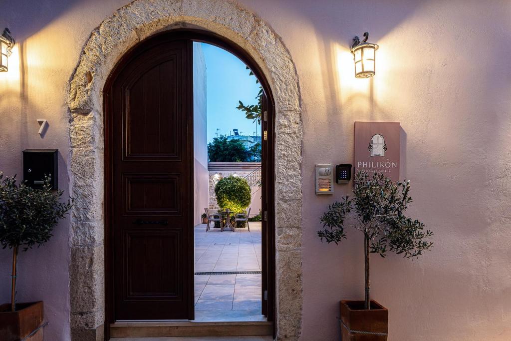 Philikon Luxury Suites - 16