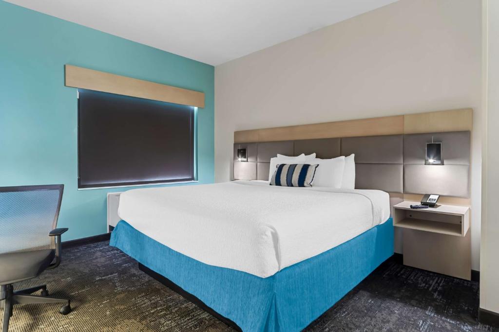 Best Western Plus Ogallala Inn - King Suite With Sofa Bed - Non-Smoking
