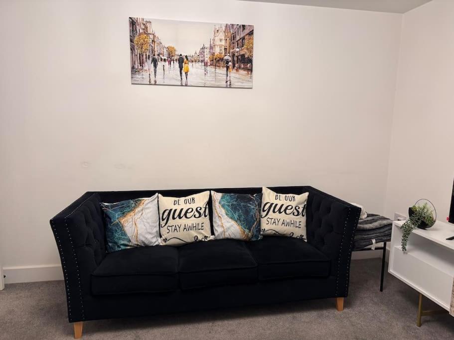 Χώρος καθιστικού στο 3 Bedroom Spacious Bella Range Homes