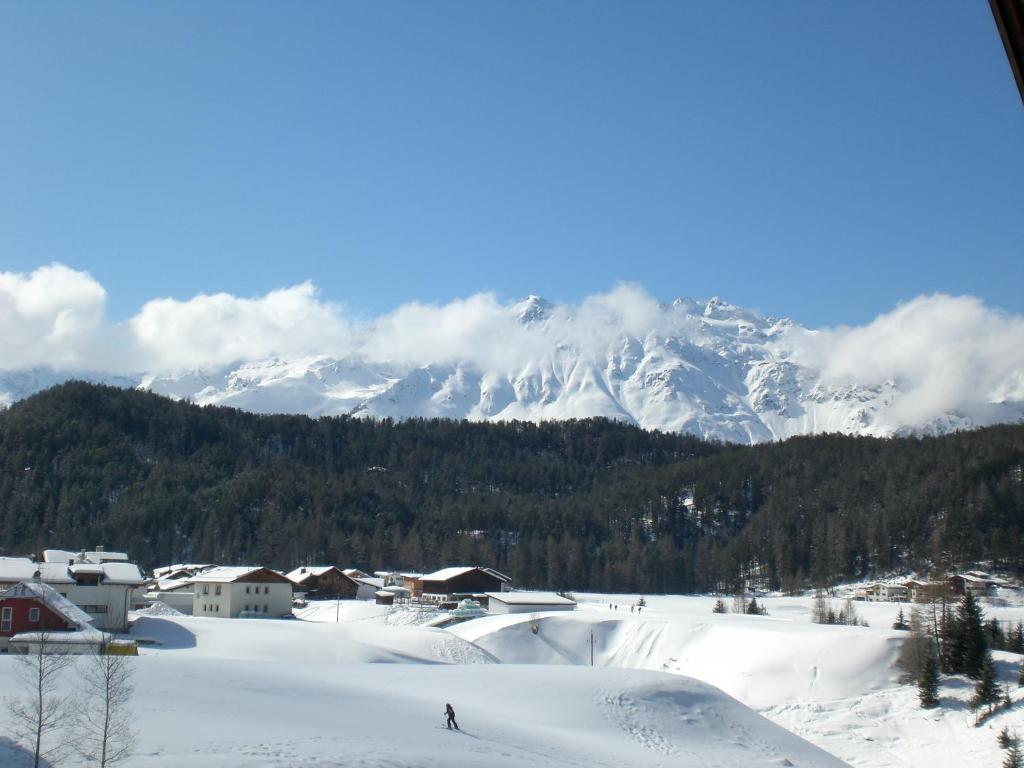 A general mountain view or a mountain view taken from a panziókat
