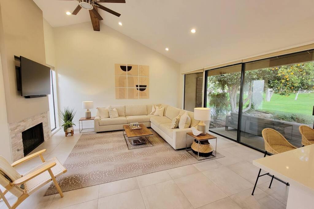 Curated visual reference: Gallery Detail: High End Mid Century Condo On The Golf Course Palm