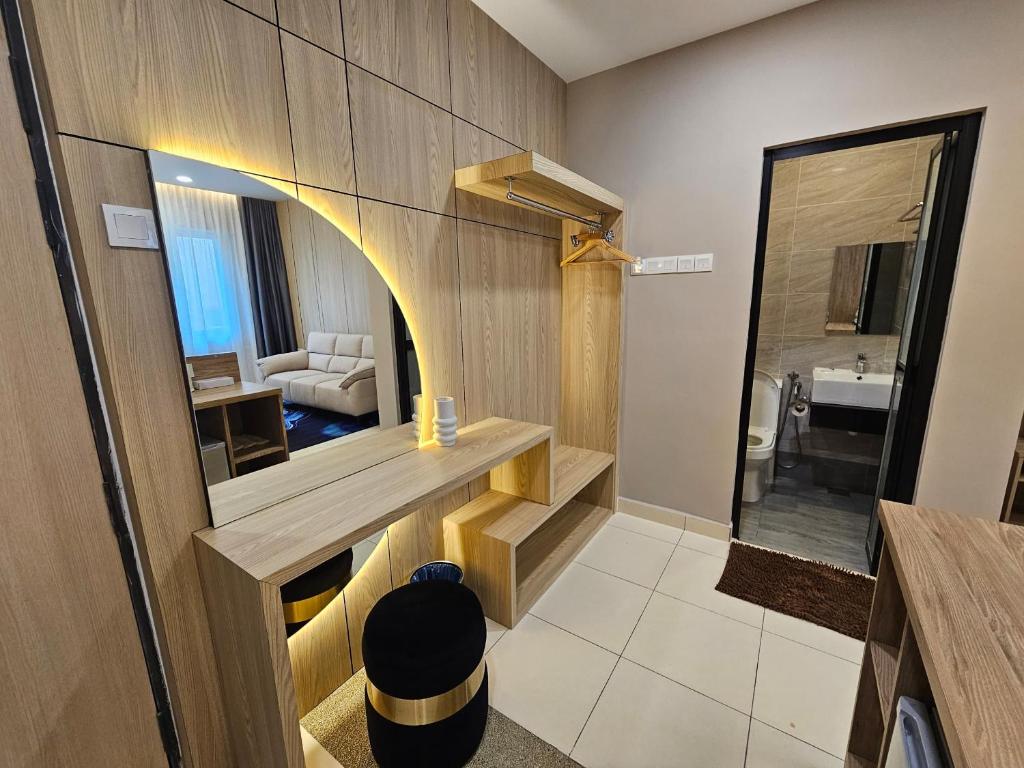 Postel nebo postele na pokoji v ubytování Hotel Golden View Nilai