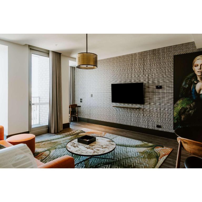 The Motley Hotel Richmond, Tapestry Collection by Hilton - Resim 31