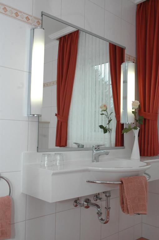 Koupelna v ubytování Hotel Hochheide