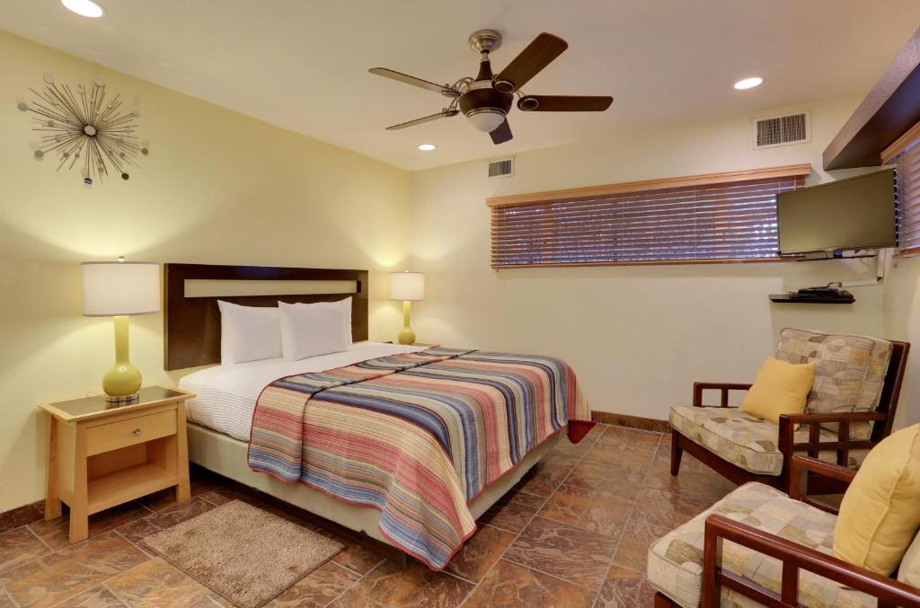 Desert Riviera Hotel - A Town & Desert Boutique Hotel - 贵宾特大号床套房