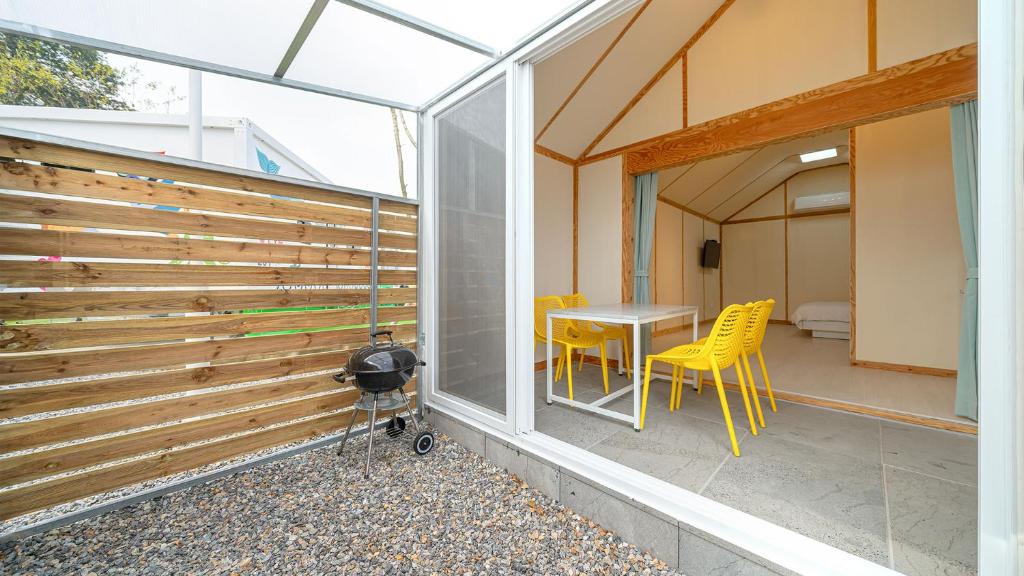 Fotografie z fotogalerie ubytování Hwaseong Refreshing Glamping&Caravan v destinaci Hwaseong