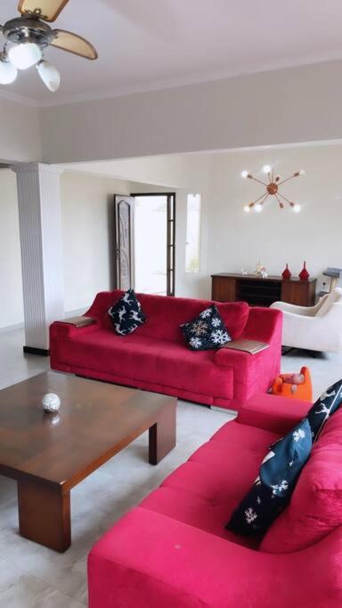 Sobrado no centro frente ao mar