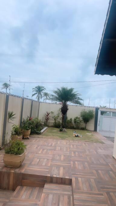 Sobrado no centro frente ao mar