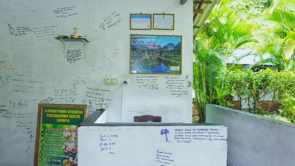 Zahrada ubytování Osheen Homestay Sigiriya