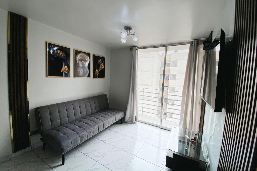 Χώρος καθιστικού στο Centrico departamento en Lima