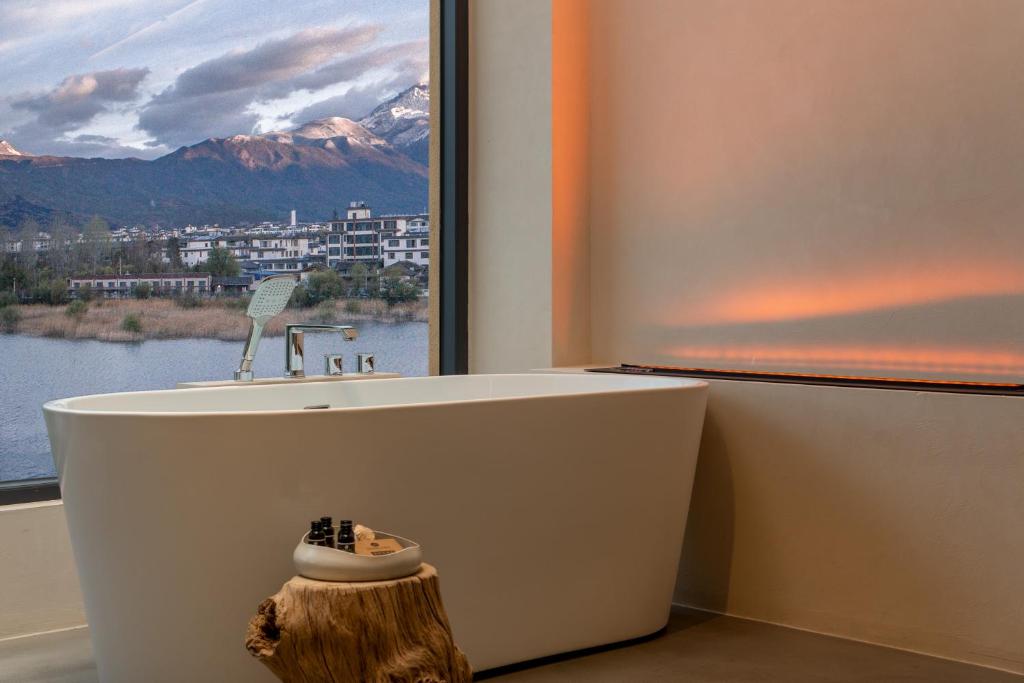 Fotografie z fotogalerie ubytování 云渡雪山湖景民宿 Vento Snow Mountain Lake View B&B v destinaci Li-ťiang