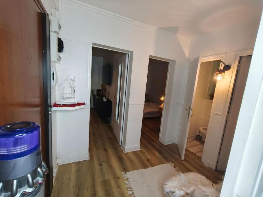 Φωτογραφία από το άλμπουμ του Charmant appartement cosy σε Bondy
