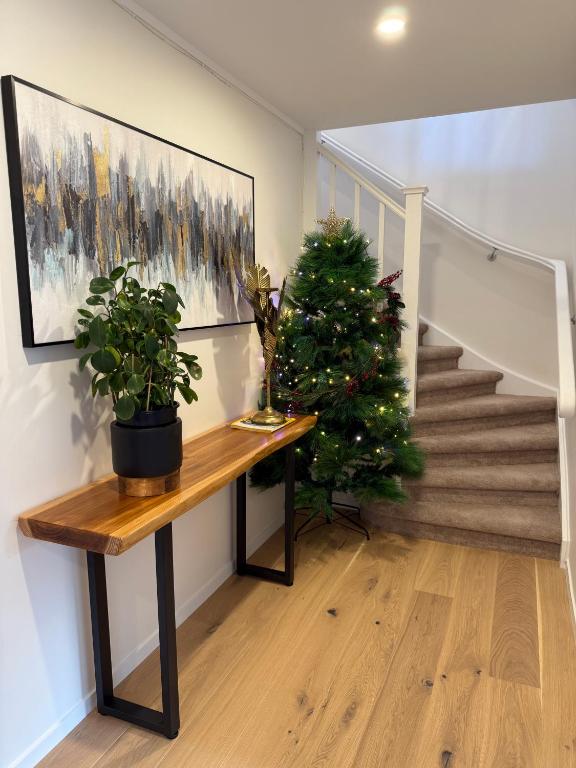 The Luxe Hidden Gem Villa in Auckland Heart - 3 Bedrooms near Newmarket WestfieldMall - Resim 10