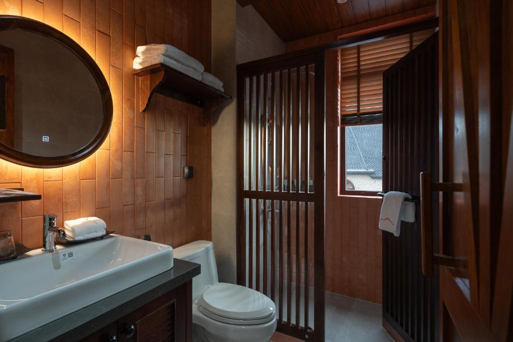 Phòng tắm tại The Mist Boutique DaLat Hotel