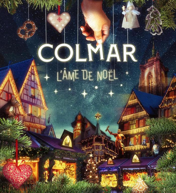 une couverture de livres de colmar avec un arbre de Noël dans l'établissement Un Noël magique, à Sainte-Croix-en-Plaine