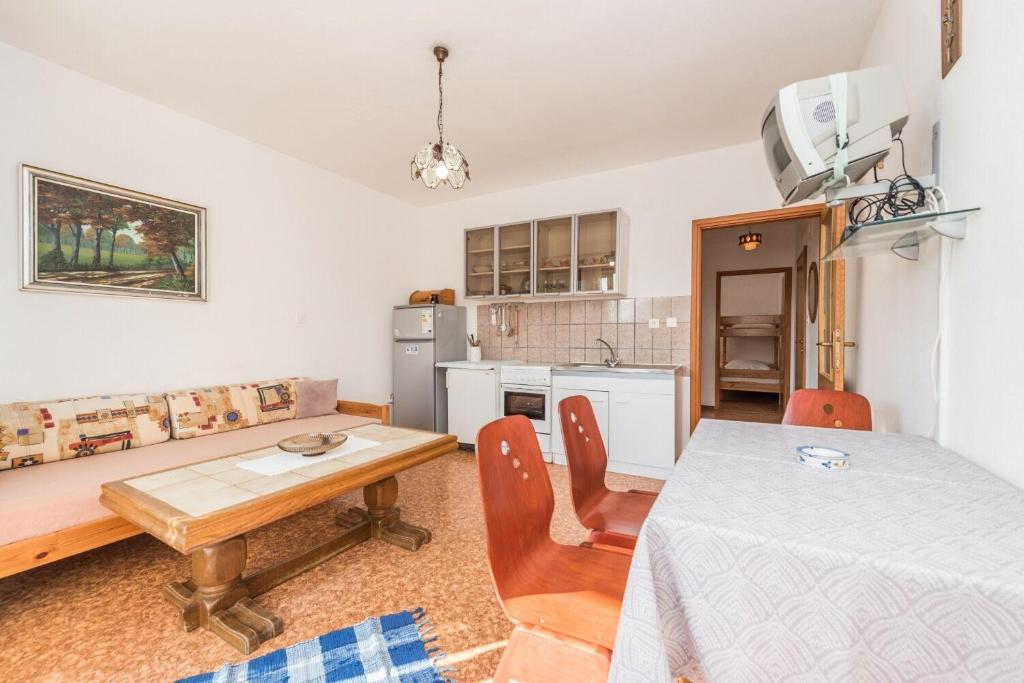 Kuchnia lub aneks kuchenny w obiekcie Apartments Jadra