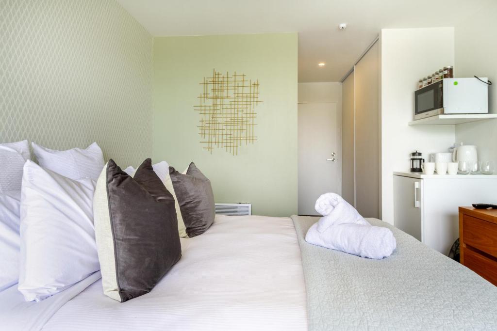 Central City Apartment with Lift Access - Resim 23