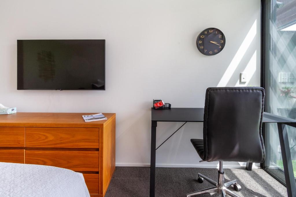 Central City Apartment with Lift Access - Resim 13