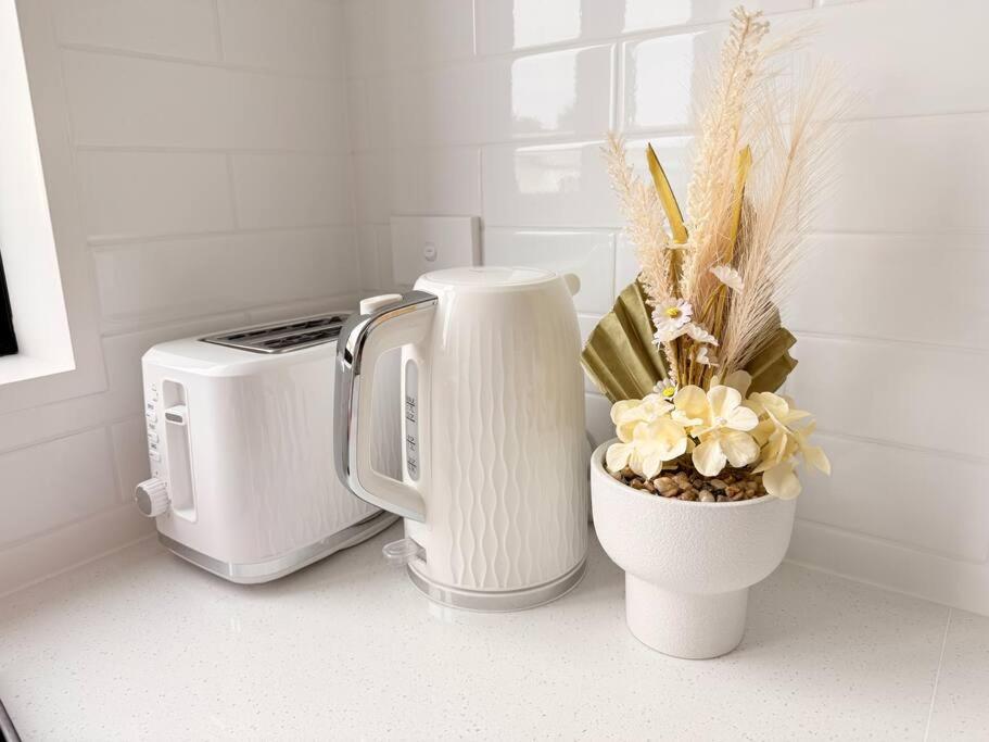 Tranquil 3 Bed Minutes To CBD And Arena, Sleeps 7 - Resim 17