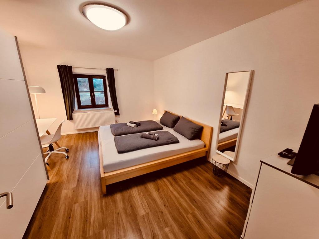 Katil atau katil-katil dalam bilik di FELIX LIVING 7, modern & cozy, geilste Dachterrasse der Stadt, 7 Schlafzimmer