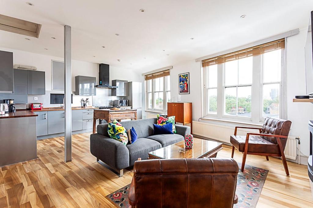 Modern Penthouse Bedroom Open Plan Kitchen Designs Reference: Contemporary Open Plan Penthouse London Updated Prices 2026