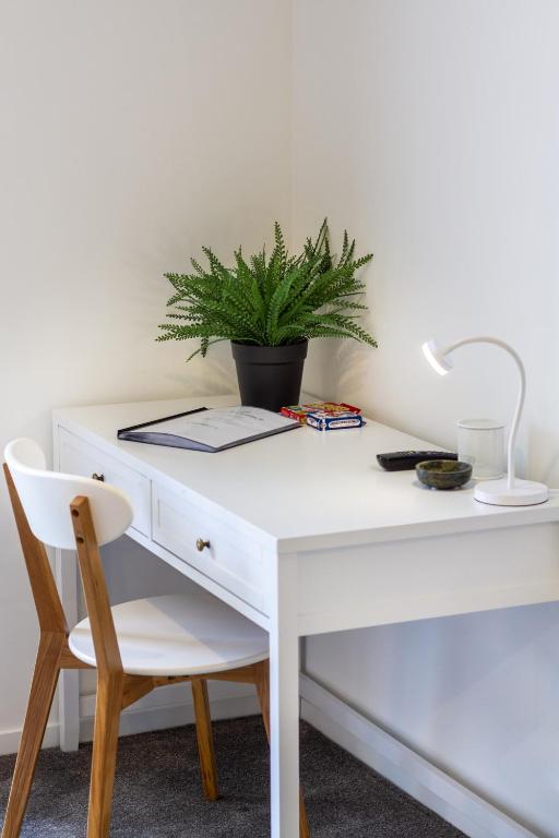 Exclusive Studio Retreat close to South City Mall - Resim 11