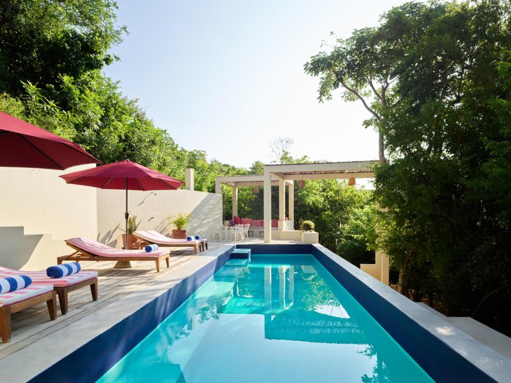 Bazén v ubytování Cocolia Hotel nebo v jeho okolí