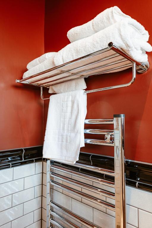 Hand & Flower - Resim 8