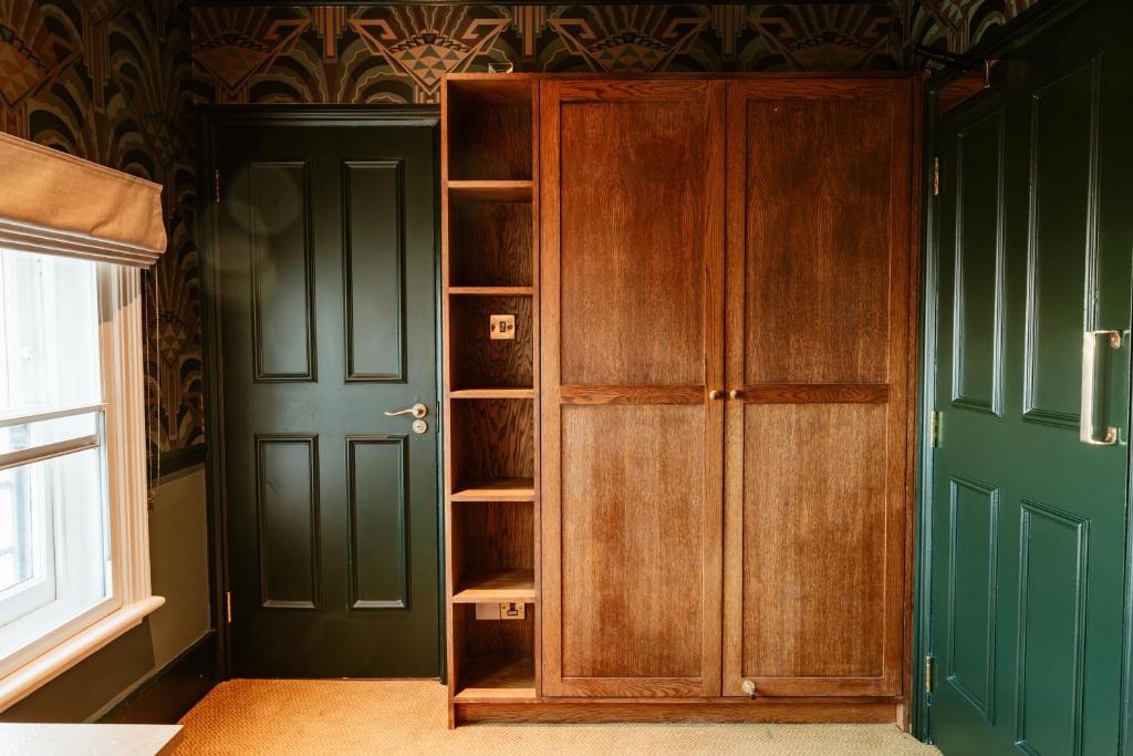 Hand & Flower - Resim 29