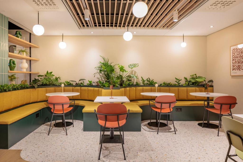 Maxhotel Amsterdam Airport Schiphol - Recently Renovated - Resim 12