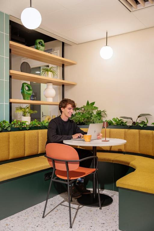 Maxhotel Amsterdam Airport Schiphol - Recently Renovated - Resim 9