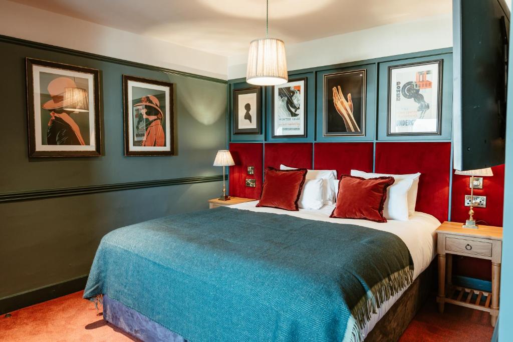 Hand & Flower - Resim 3