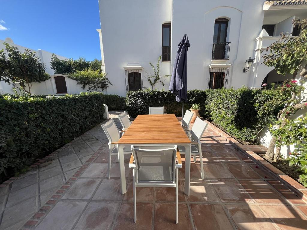 Zahrada ubytování Estepona - Playa - Villa de 2 dormitorios con terrazas al lado del mar AL7