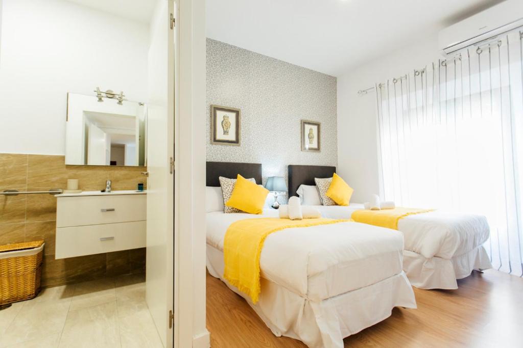 Posteľ alebo postele v izbe v ubytovaní Bright and comfortable- 2D 2B- Conde de Torrejón