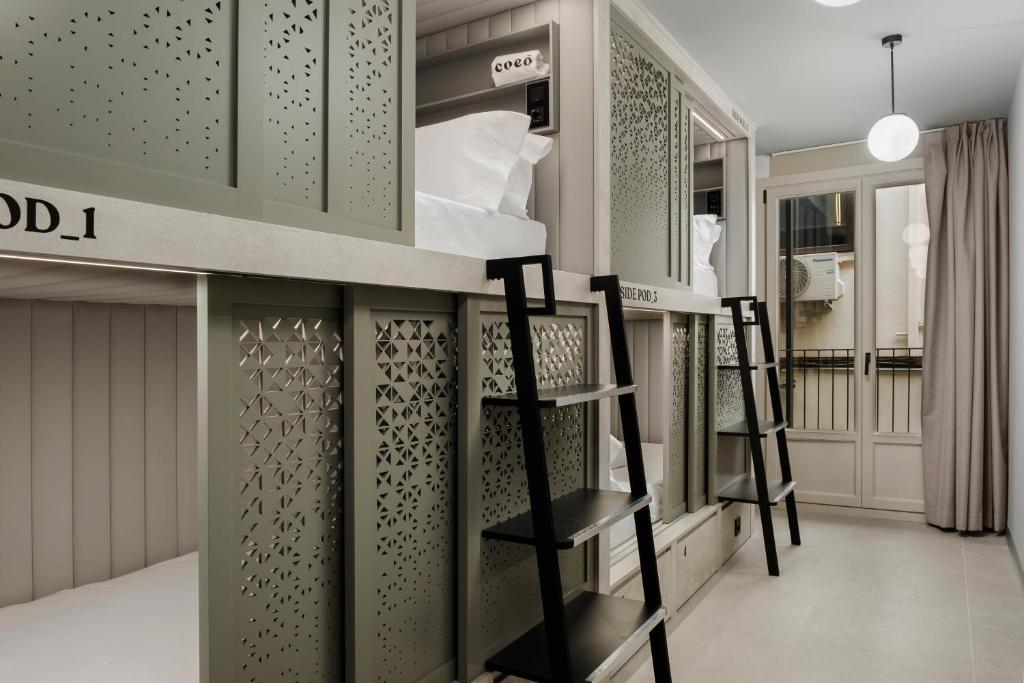 Coeo Hernan Ruiz Rooftop Pool Hostel - 12