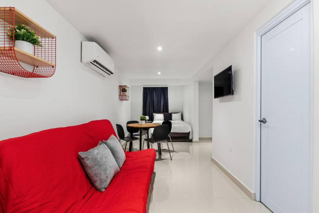 Μια τηλεόραση ή/και κέντρο ψυχαγωγίας στο Marina Luxury Rooms #6