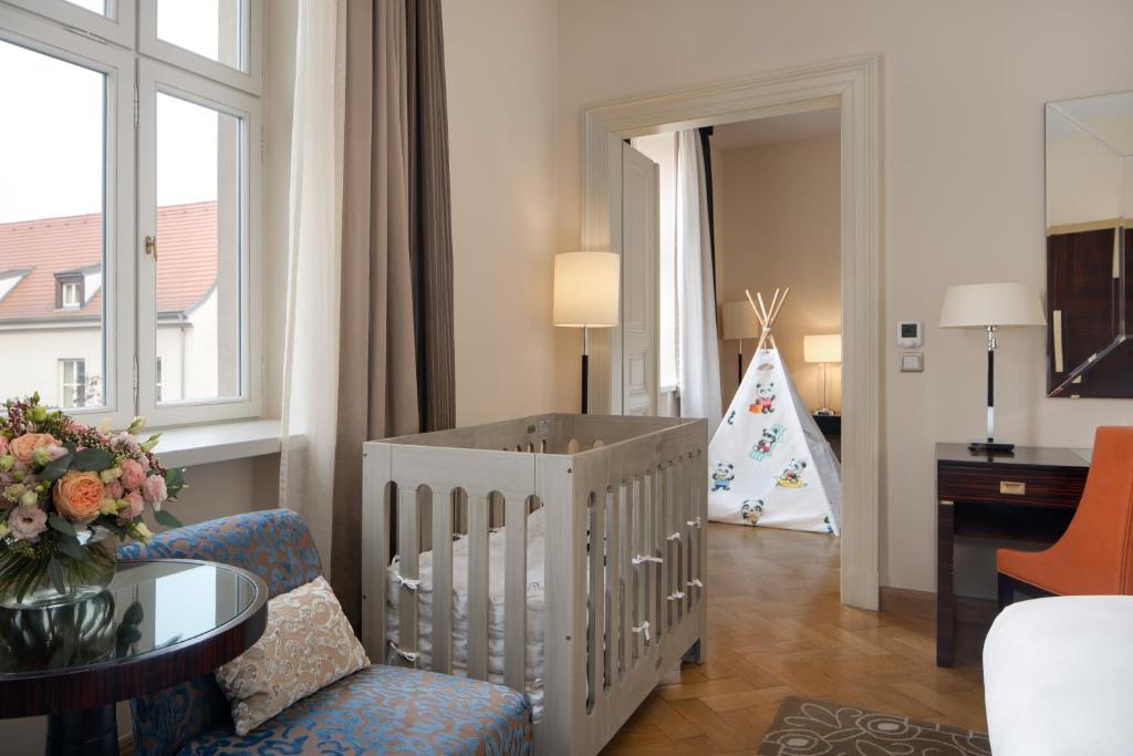 Posezení v ubytování Mandarin Oriental, Prague