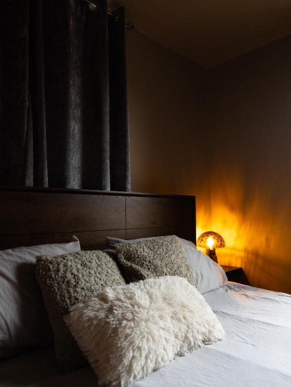 Postel nebo postele na pokoji v ubytování Luxury Studio Apartment - Belfast - Dundonald