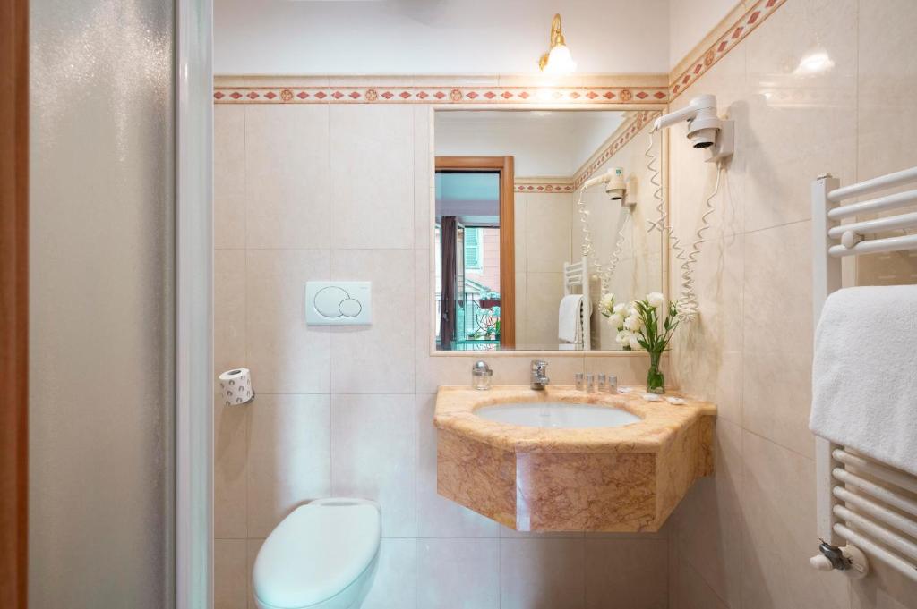 Koupelna v ubytování Hotel Magic