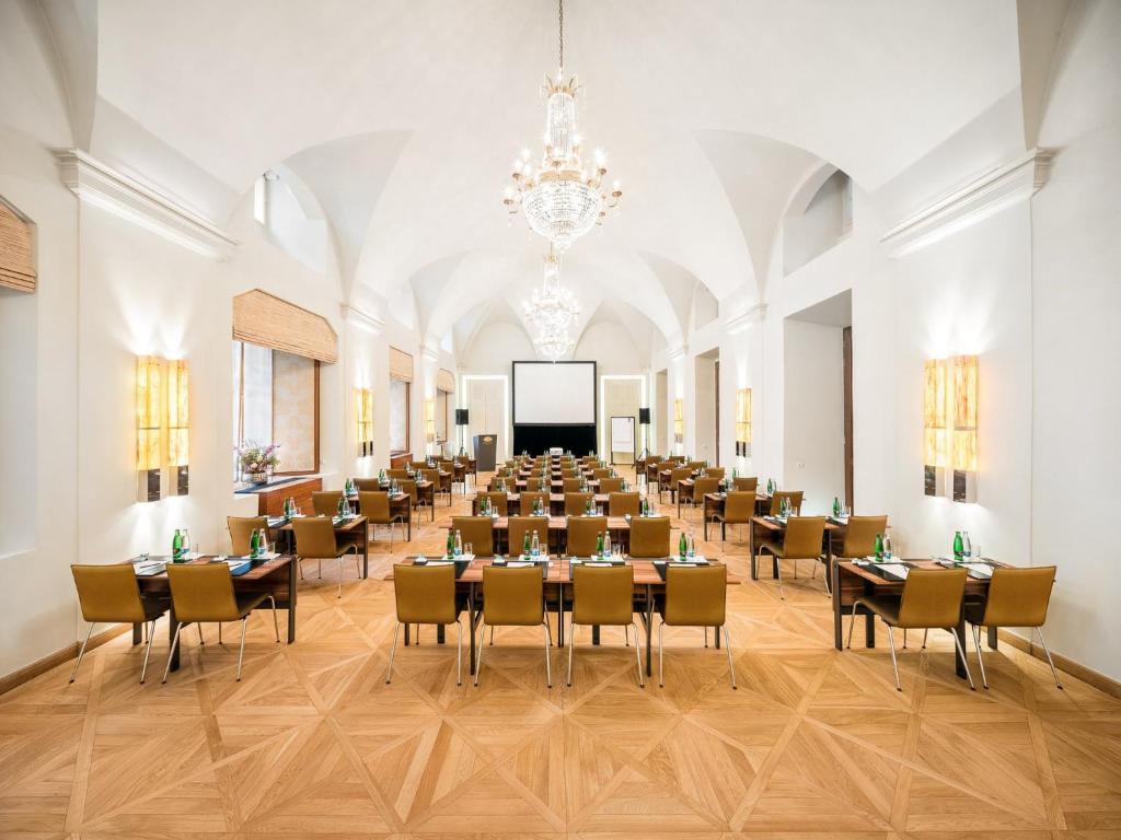 Restaurace v ubytování Mandarin Oriental, Prague