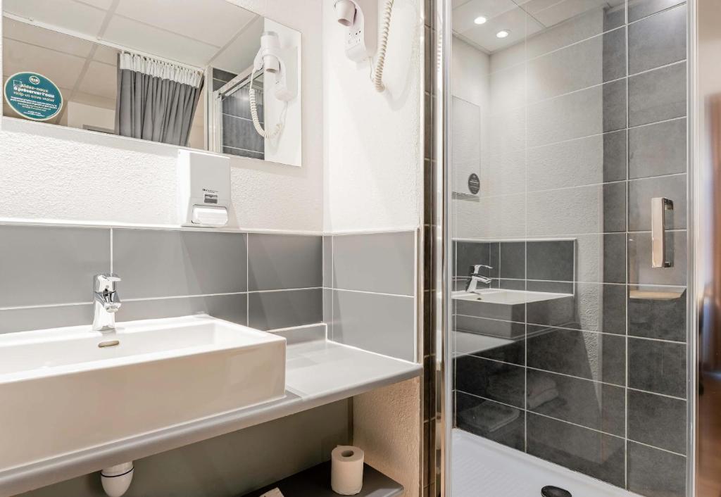 Koupelna v ubytování B&B HOTEL Béthune Bruay-la-Buissière