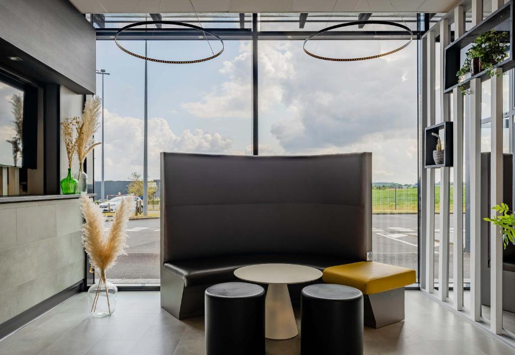 Posezení v ubytování B&B HOTEL Béthune Bruay-la-Buissière