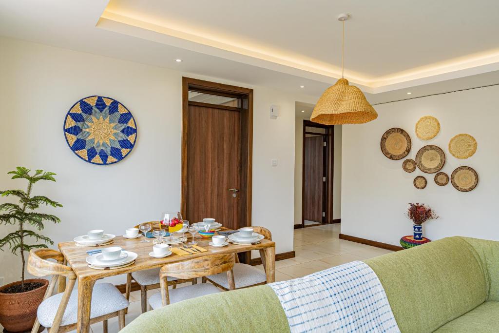 Posezení v ubytování Silvermist Two & Three Bedrooms Wonderiss Homes Westland Living with close proximity to UN, Karura forest & Sarit Mall